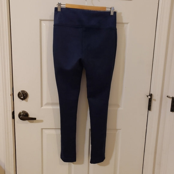 Andrew Marc  Womens Lightweight Faux Suede Pull on Pant  Navy size XS - Picture 3 of 11